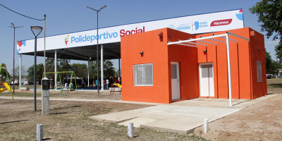 Schiaretti y Chesta inauguraron un nuevo Polideportivo Social