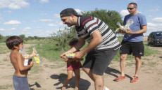 Papá Noel recorrió los barrios de Río Segundo 